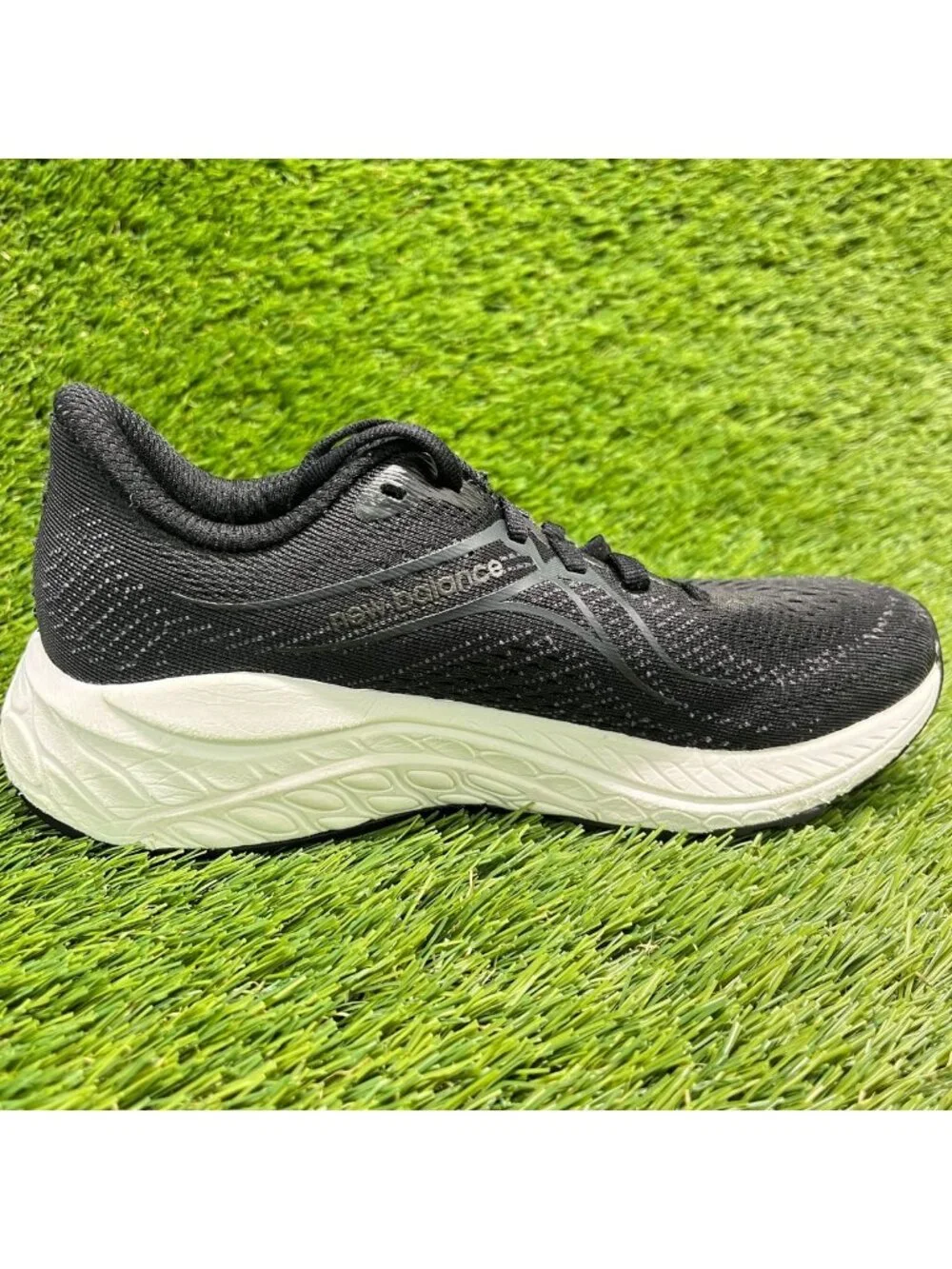 New Balance Fresh Foam X860v13 Boys Size 2Y Black White Running Shoes Sneakers